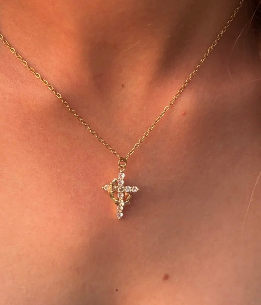 Crowned in faith necklace (gold)
