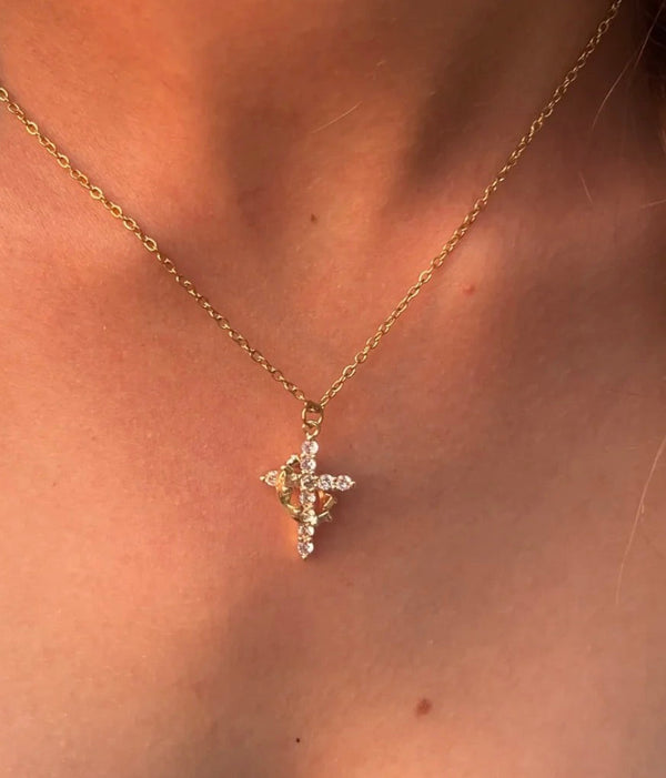 Crowned in faith necklace (gold)
