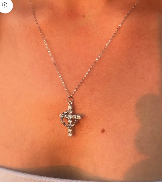 Crowned in faith necklace (silver)